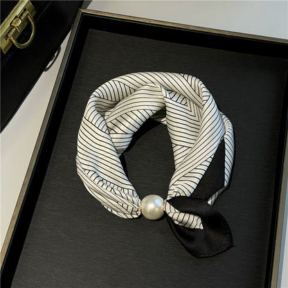 ✨ Effortless Glamour: Pop-On Pearl Necklace Scarf 🧣