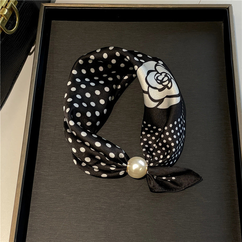 ✨ Effortless Glamour: Pop-On Pearl Necklace Scarf 🧣