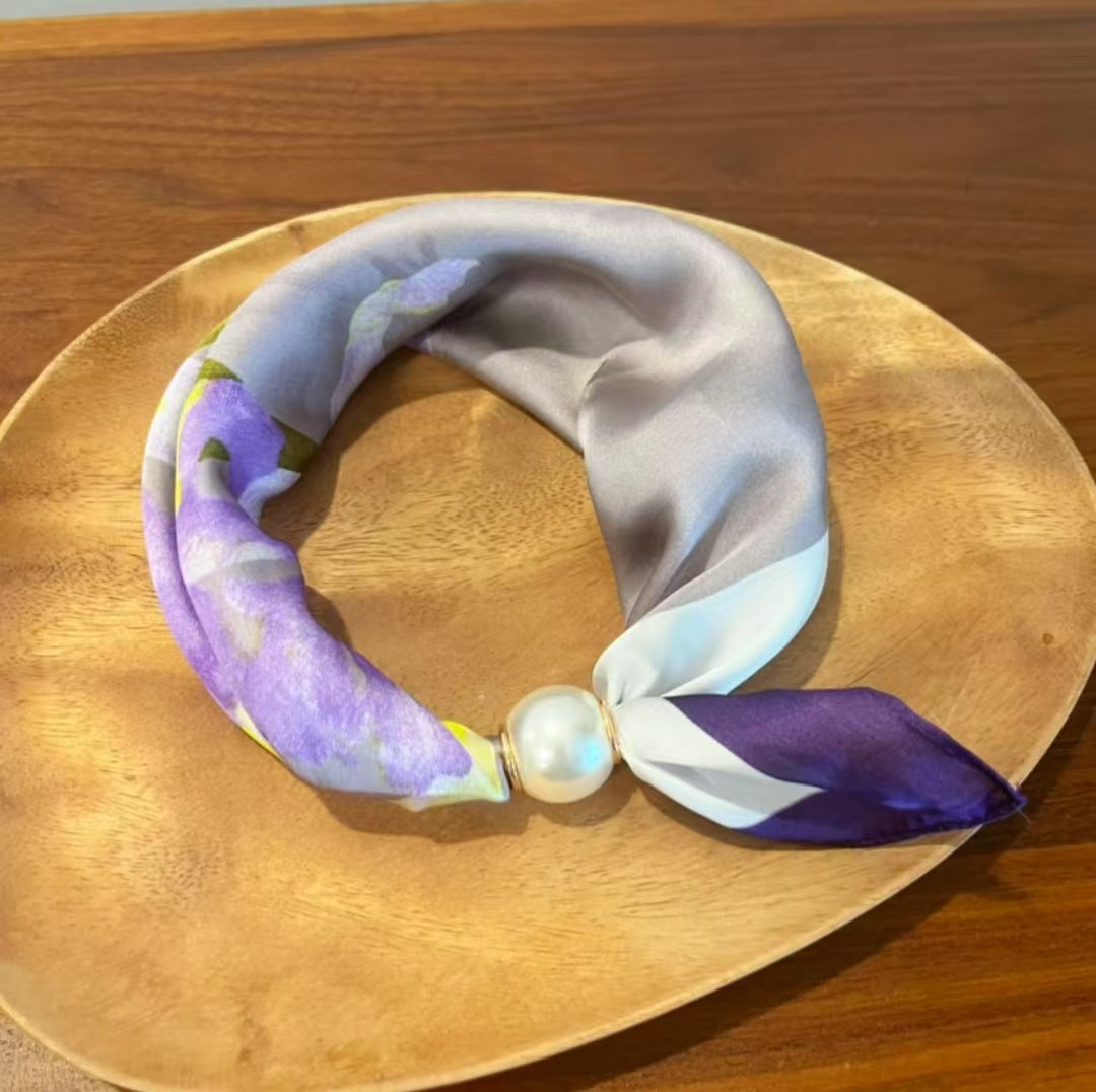 ✨ Effortless Glamour: Pop-On Pearl Necklace Scarf 🧣