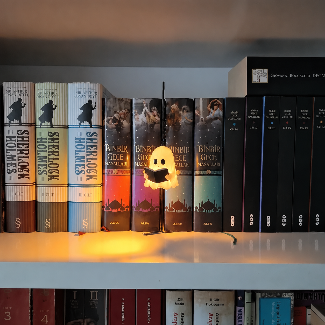 Ghost Model Library Lantern