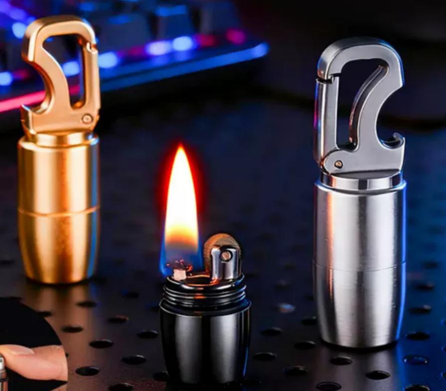 ⚙️ 4-in-1 Waterproof EDC Keychain Capsule Tool