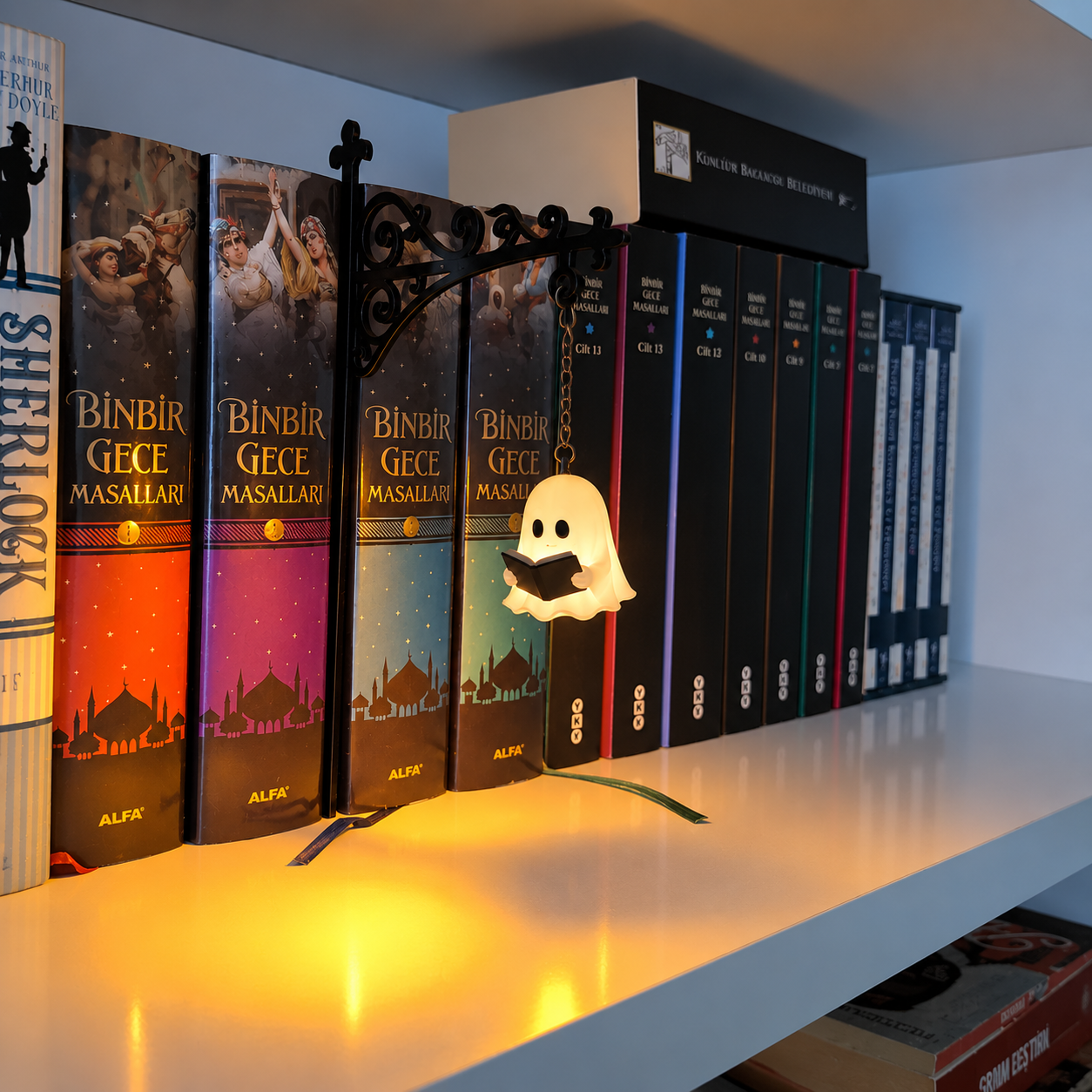 Ghost Model Library Lantern